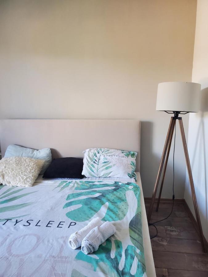 Sleep And Drive Cosy Apartment SJJ Exterior photo