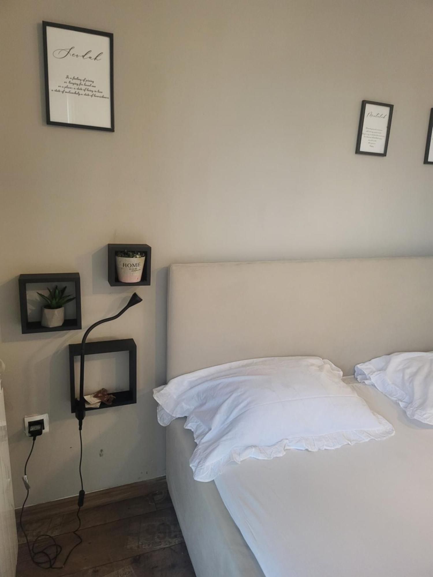 Sleep And Drive Cosy Apartment SJJ Exterior photo